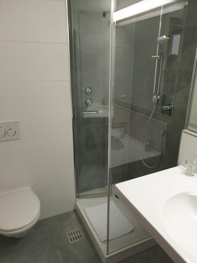 Hotel Muenzmay Щутгарт Стая снимка
